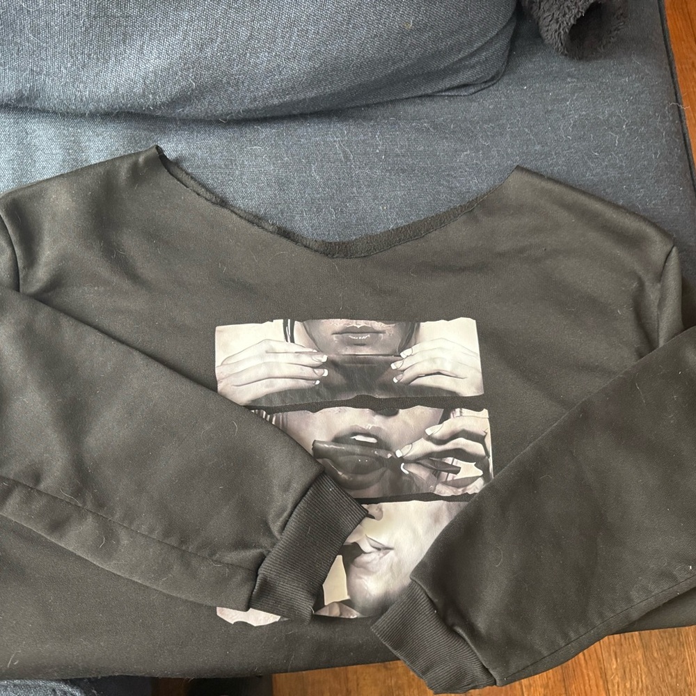 Black Graphic Sweatshirt